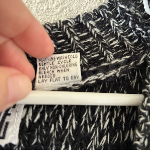 VTG Front Line Men’s Knit Cardigan Medium Black White Argyle Preppy Grandpa - Picture 8 of 11